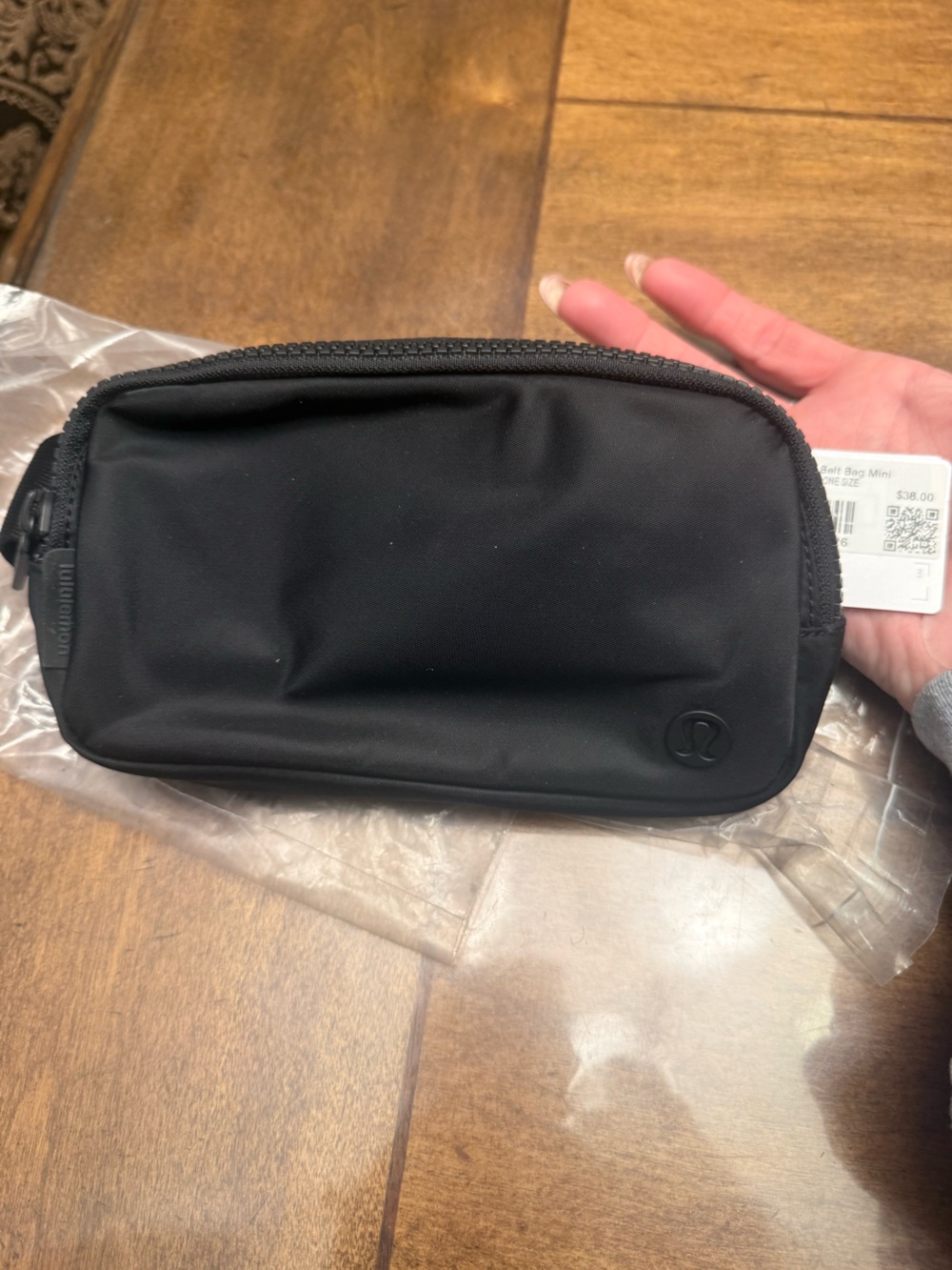 *NWT* Lululemon athletica Black mini belt bag